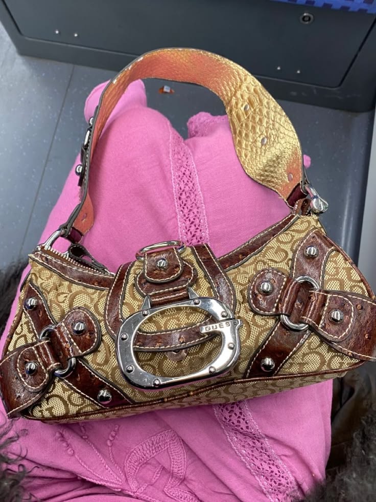 Bolso guess