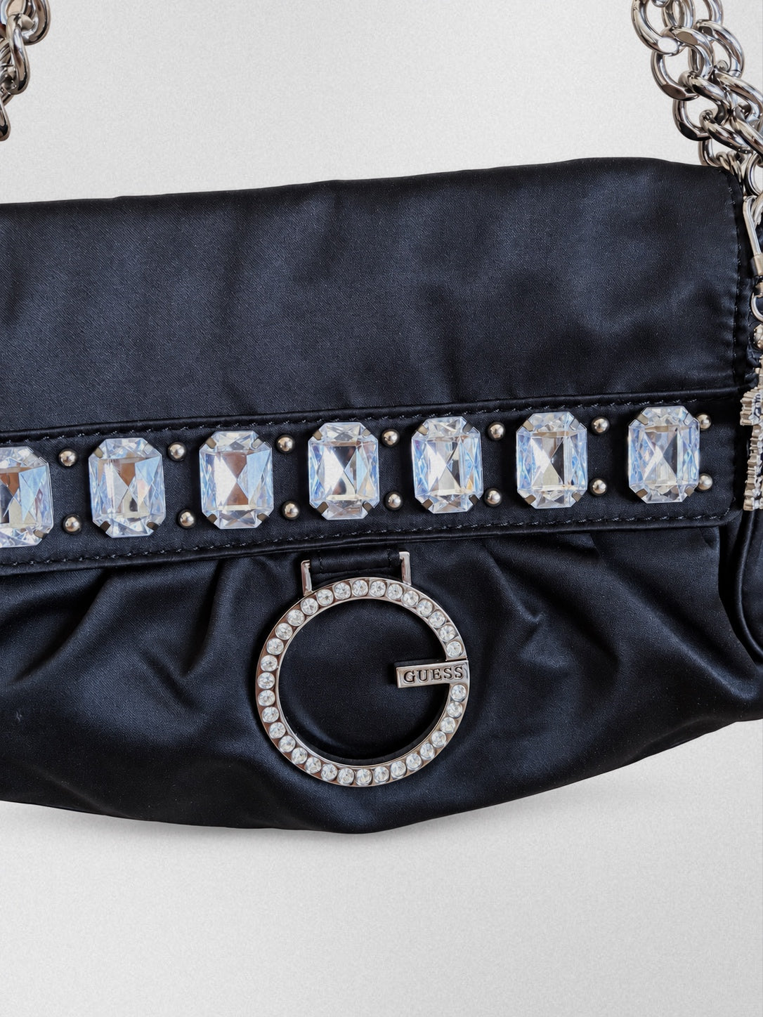 GUESS GLAM