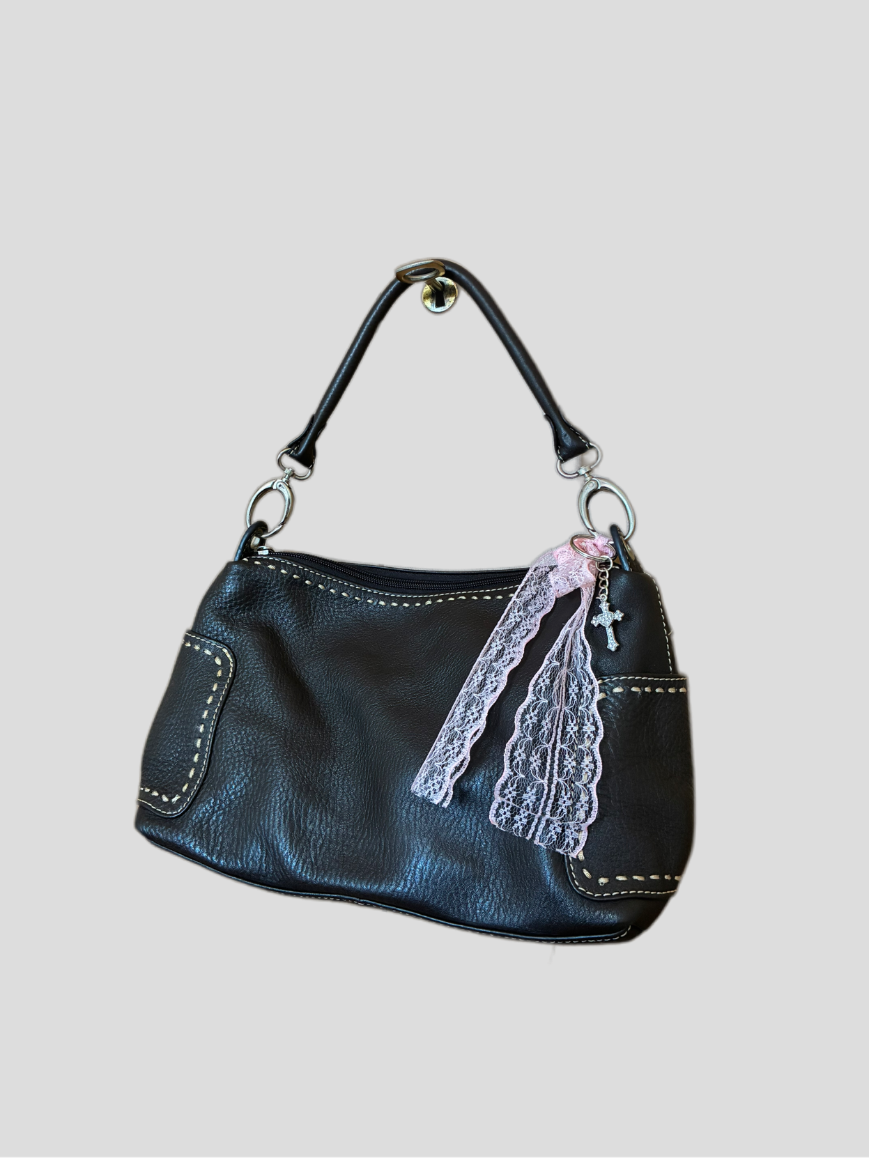 Vintage leather bag with Barokha stitching