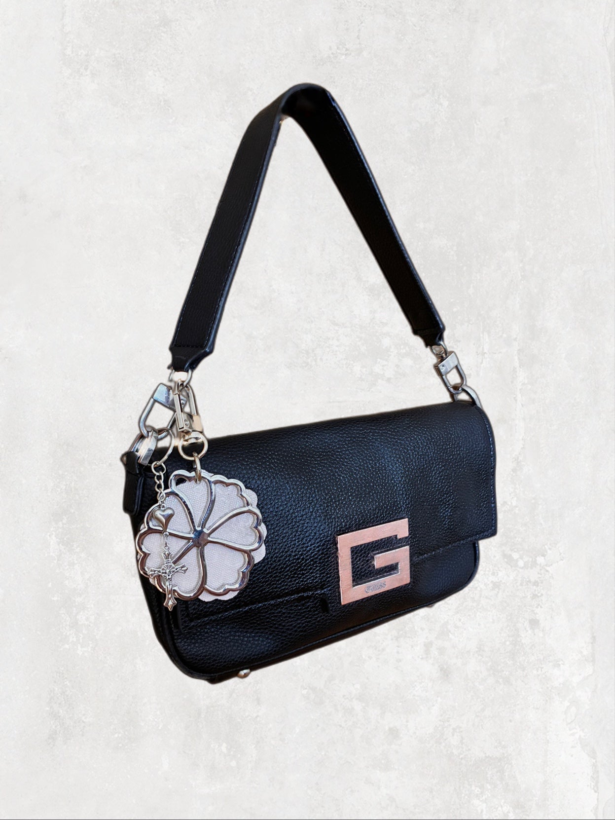 ROSE GOLD GUESS