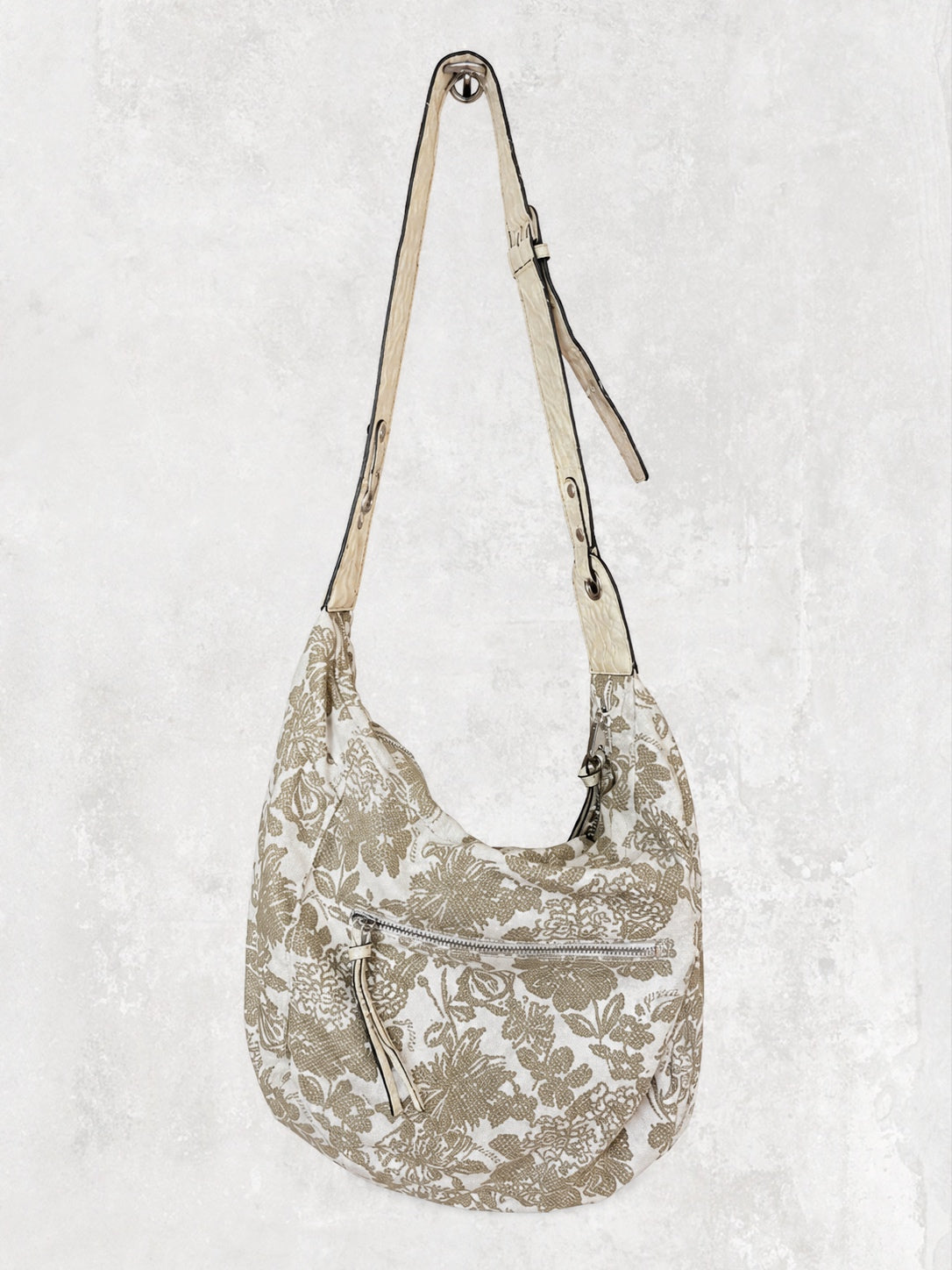 SPRING GUESS